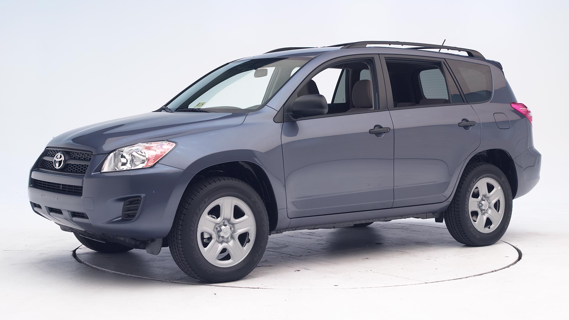 Toyota rav4 2010 год