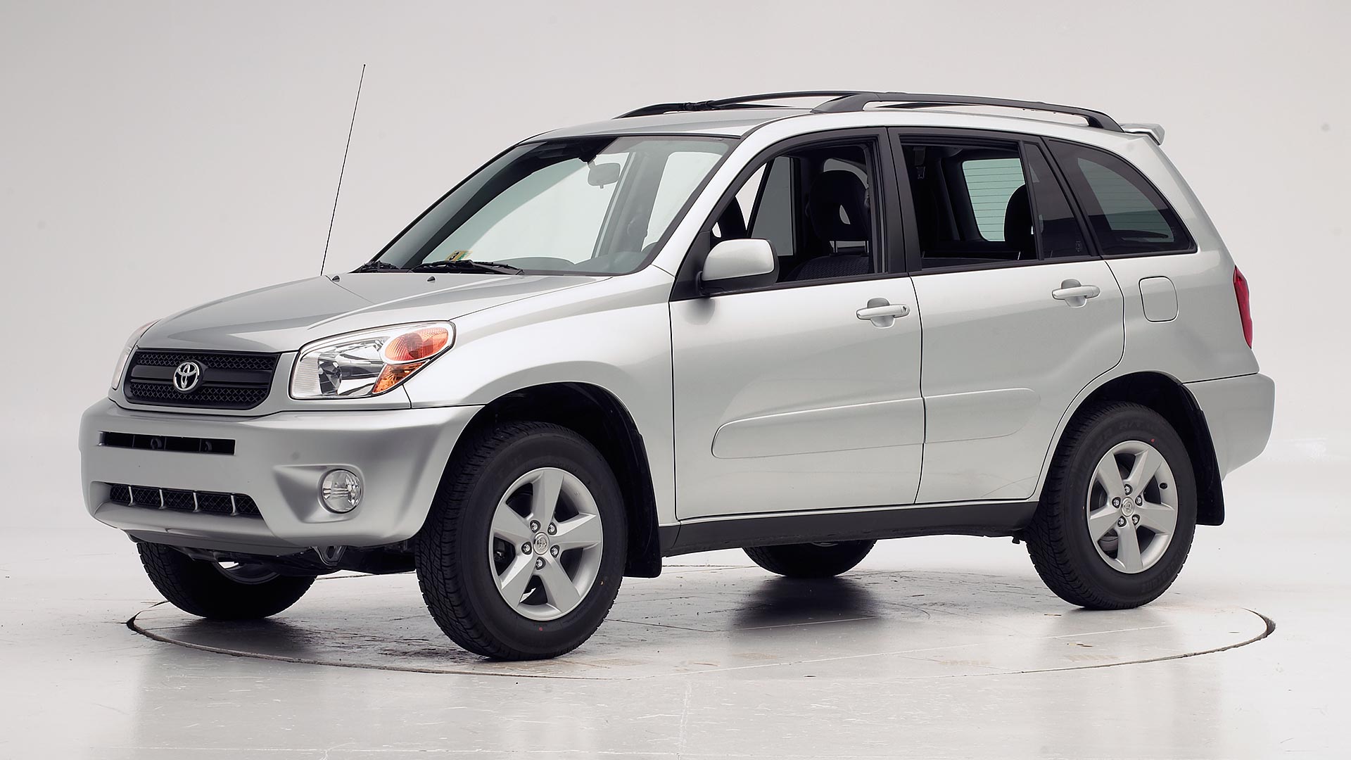 Toyota rav4 2004 года