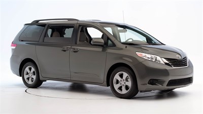 Toyota Sienna's seat belt reminders stand out among minivans