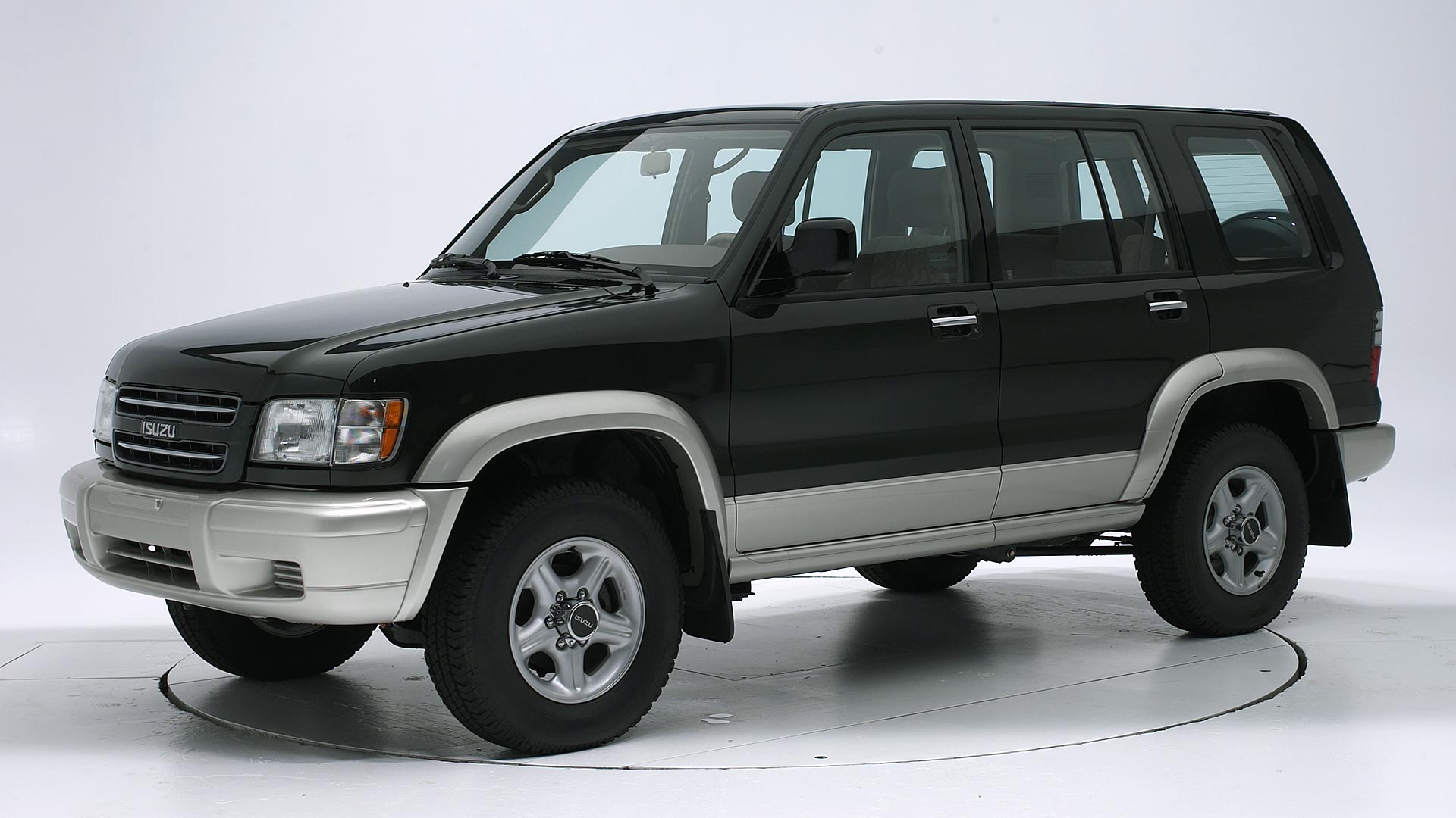 Isuzu trooper модельный ряд