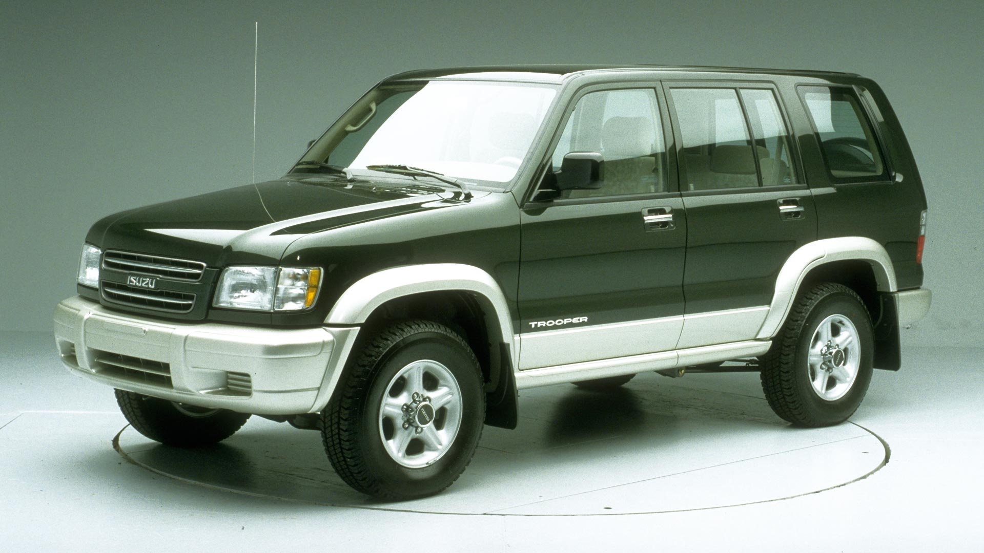 Isuzu trooper модельный ряд