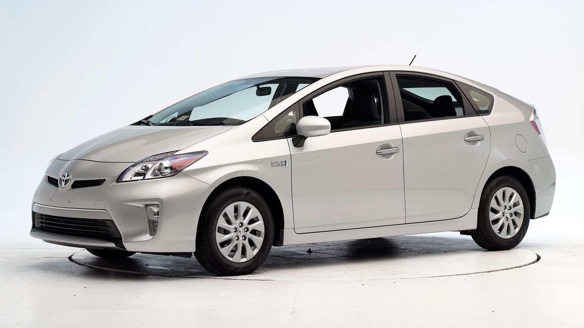 Toyota prius 2013 гибрид