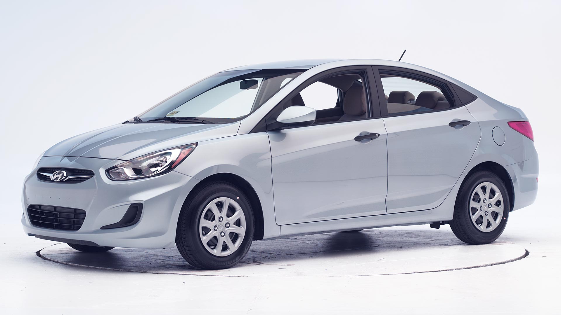 Фара передняя hyundai accent