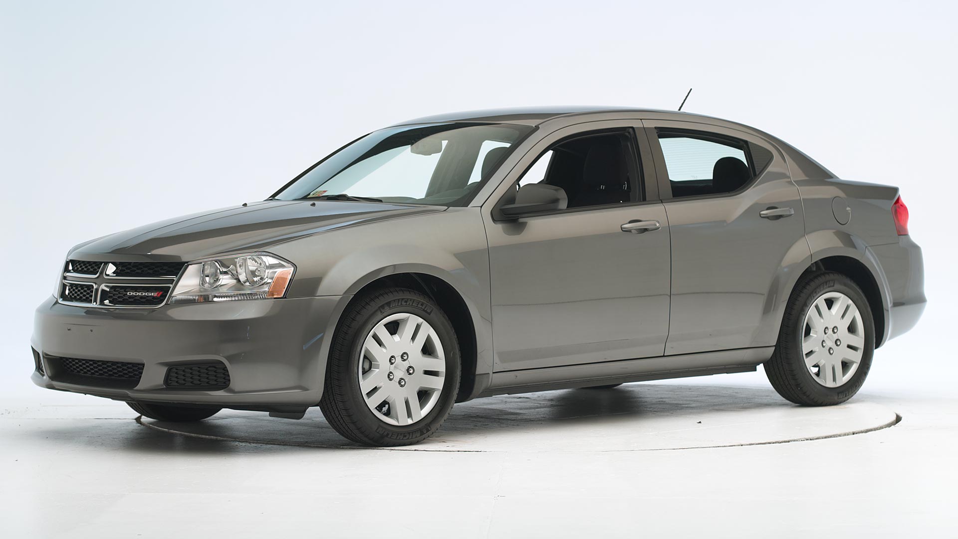 2012 Dodge Avenger Review Ratings Edmunds