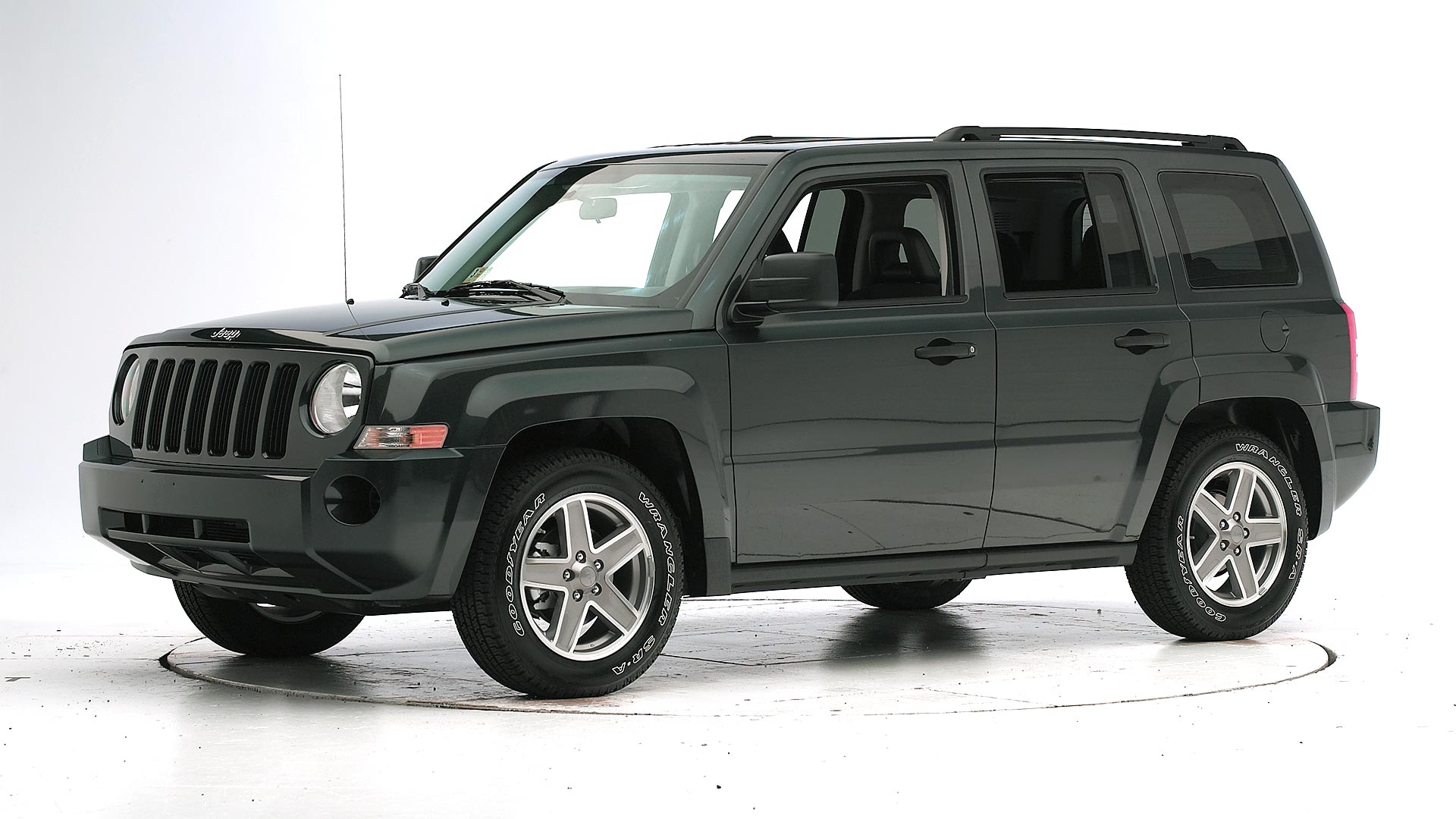 Jeep liberty patriot размеры