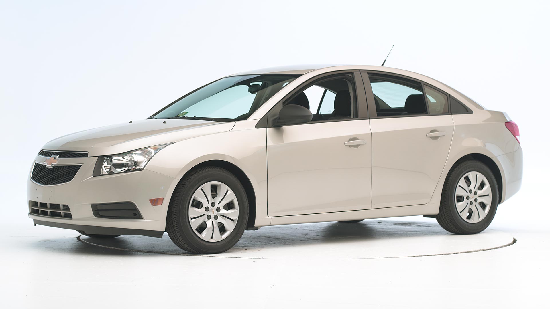 Chevrolet cruze 2013 год