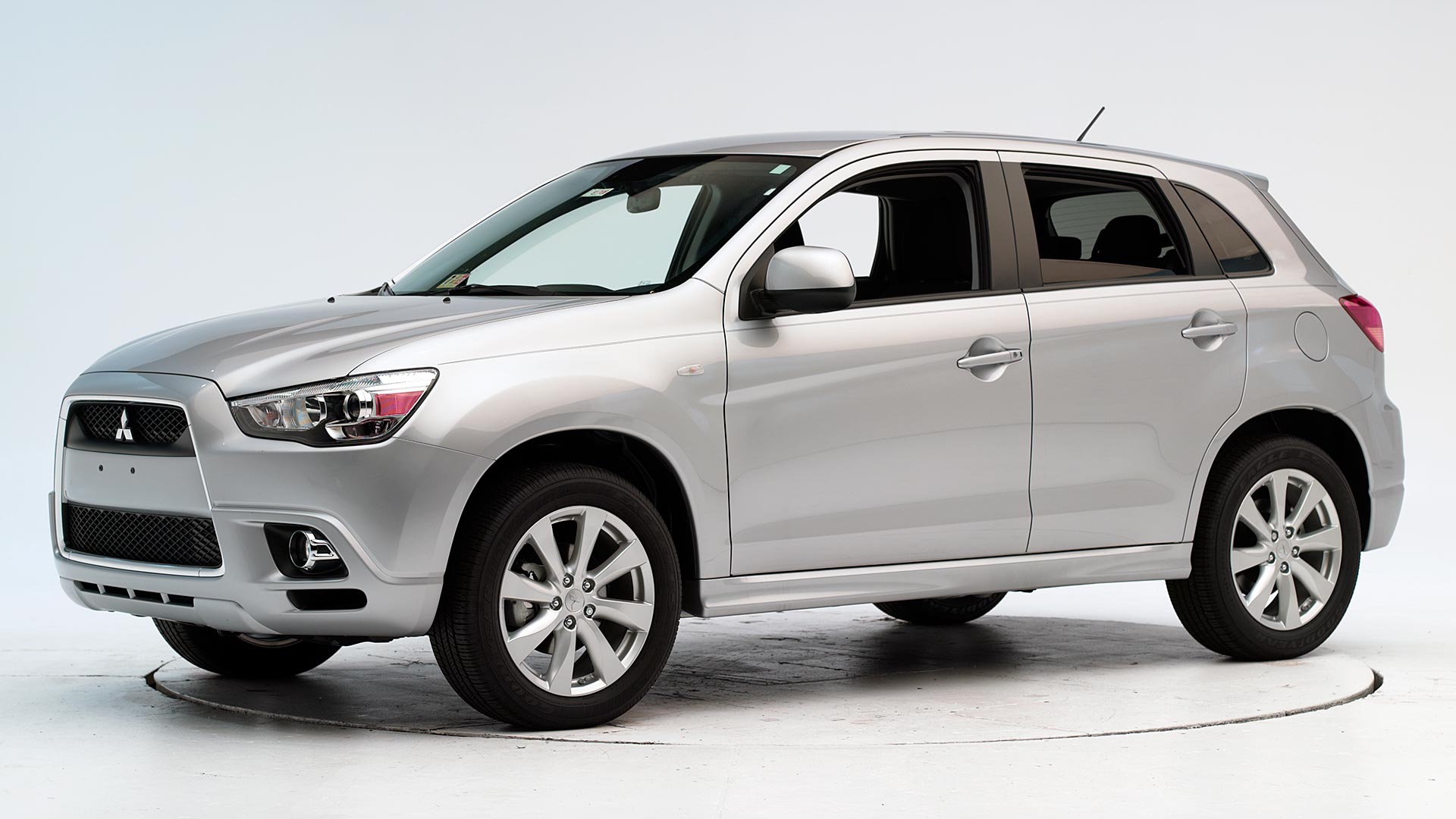 14 Mitsubishi Outlander Sport