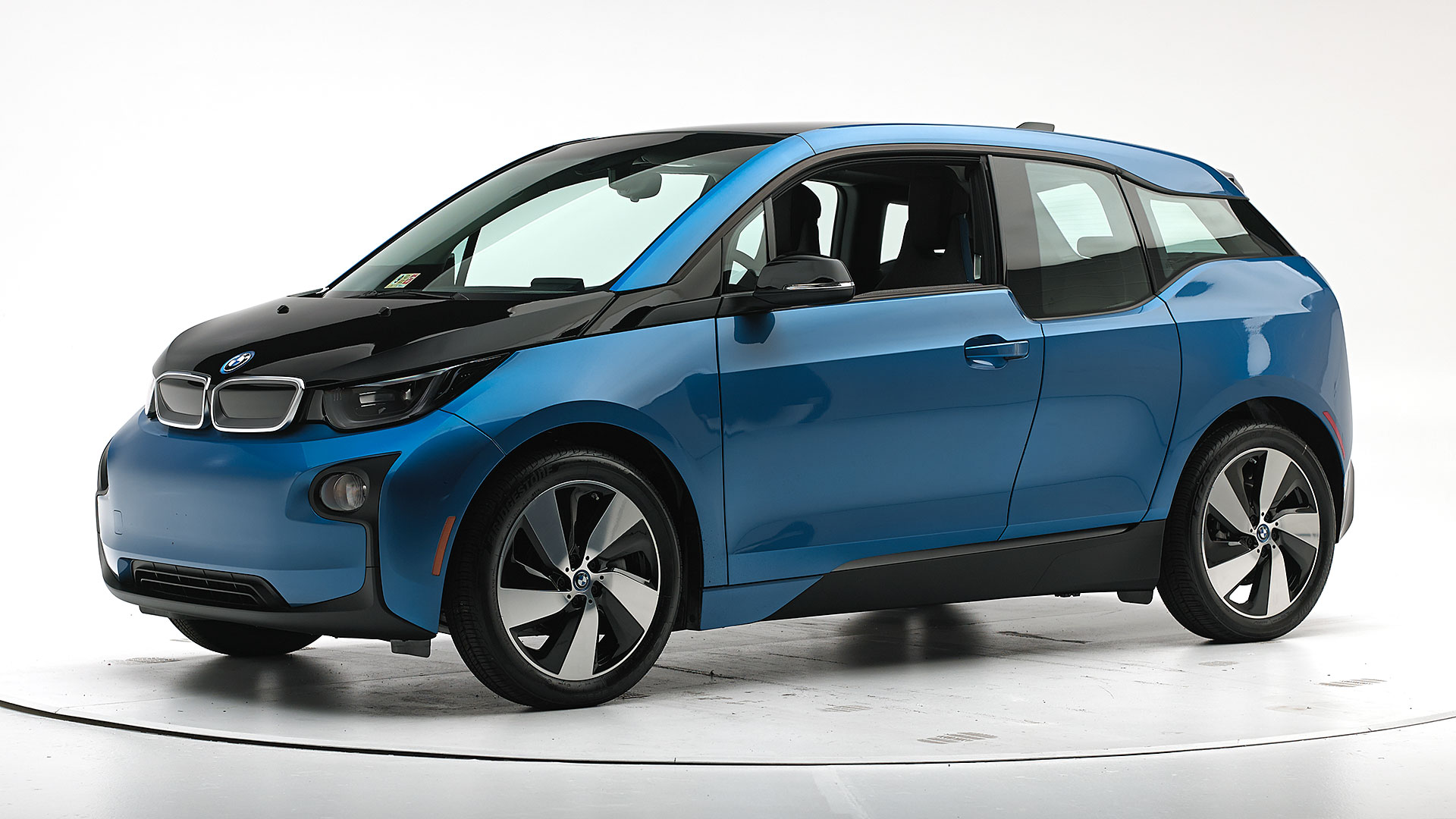 Bmw i3 сколько заряжается