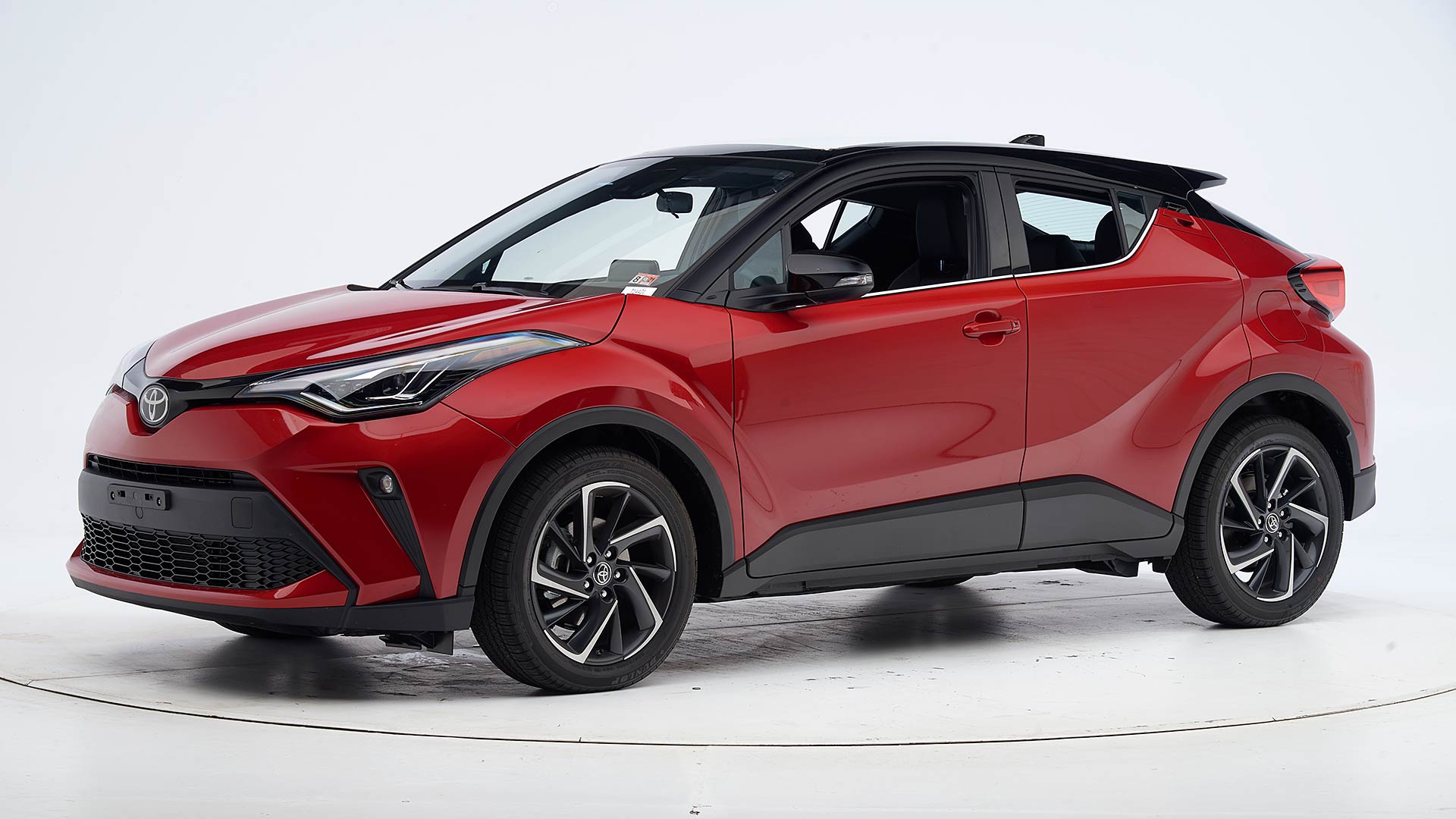 Р стоимостью. Toyota HR V 2020. Тойота Chr 2020. Toyota c-HR 2020. Тойота 2020 c HR новая Chr.