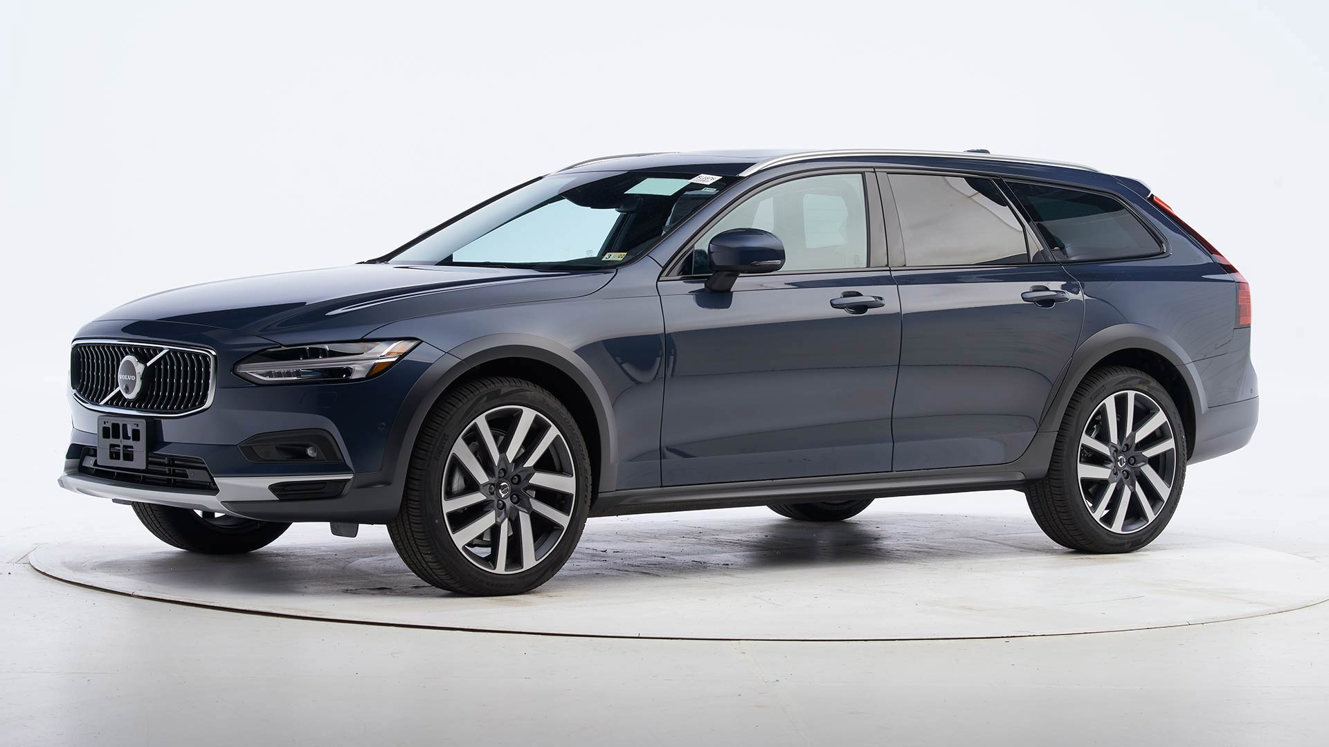 21 Volvo V90 Cross Country