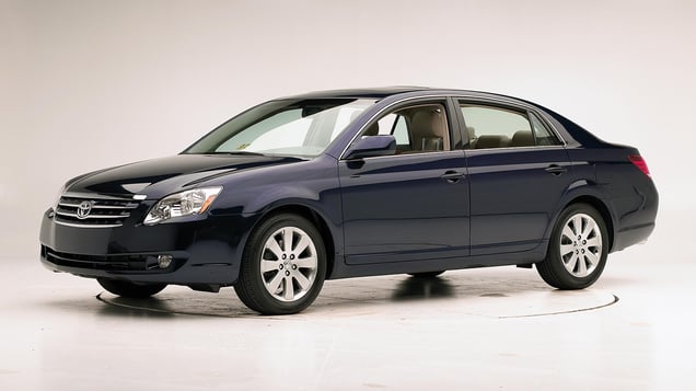 2005 Toyota Avalon 4-door sedan