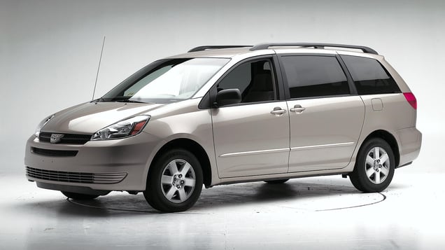 2004 tan store toyota sienna minivan