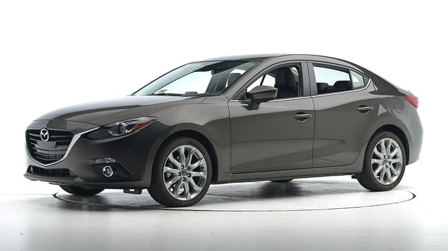 Mazda 3 sedán