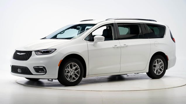 Minivan 2024 chrysler pacifica