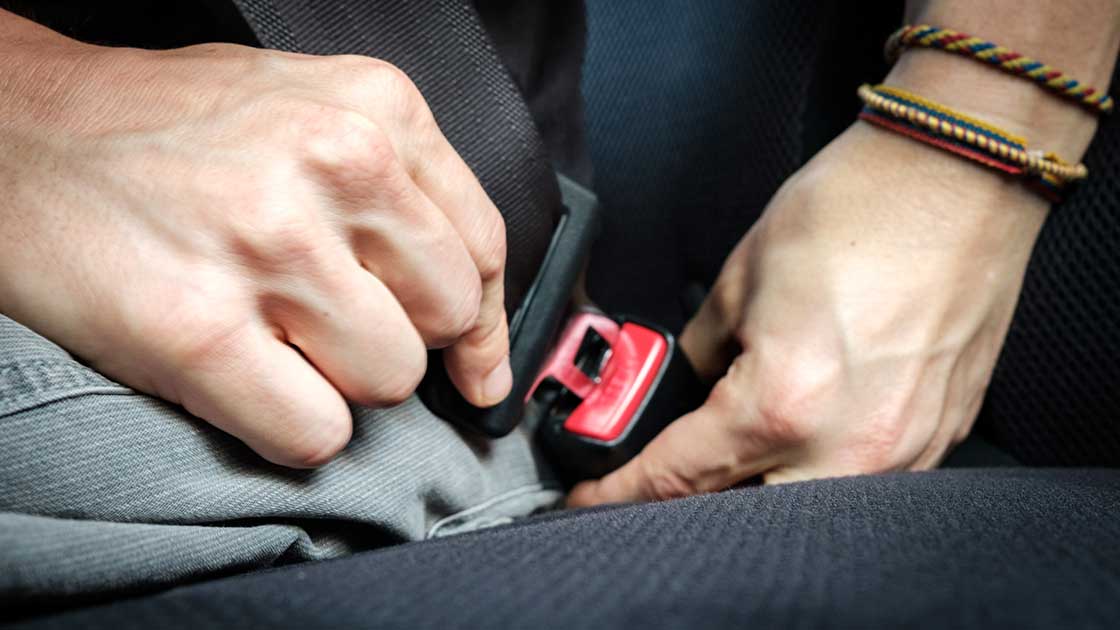 Automakers beef up seat belt reminders